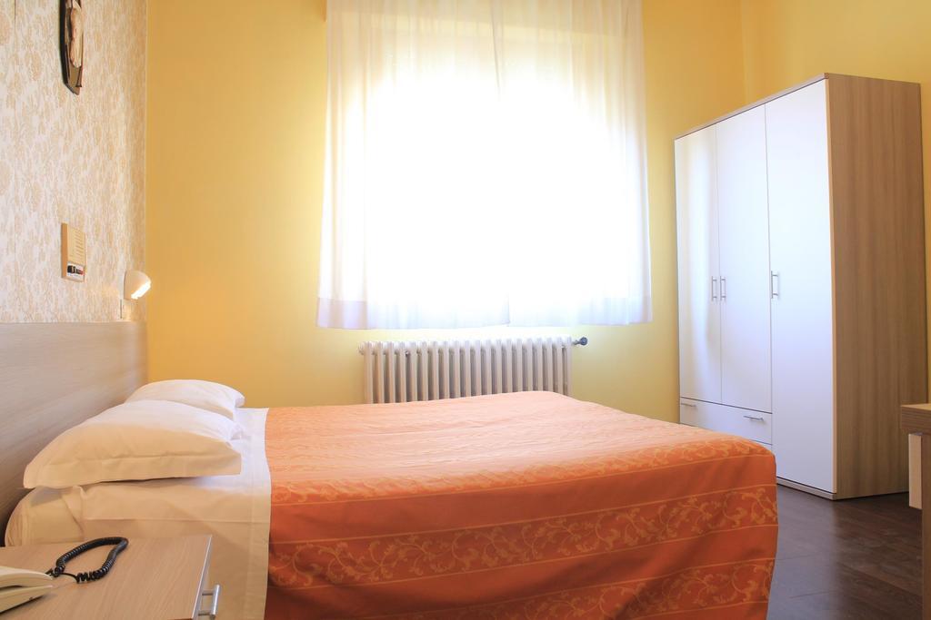 Hotel Saturno Chianciano Terme Buitenkant foto