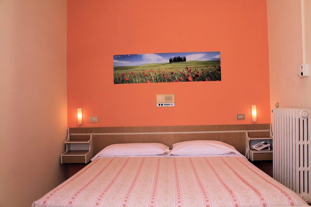 Hotel Saturno Chianciano Terme Buitenkant foto