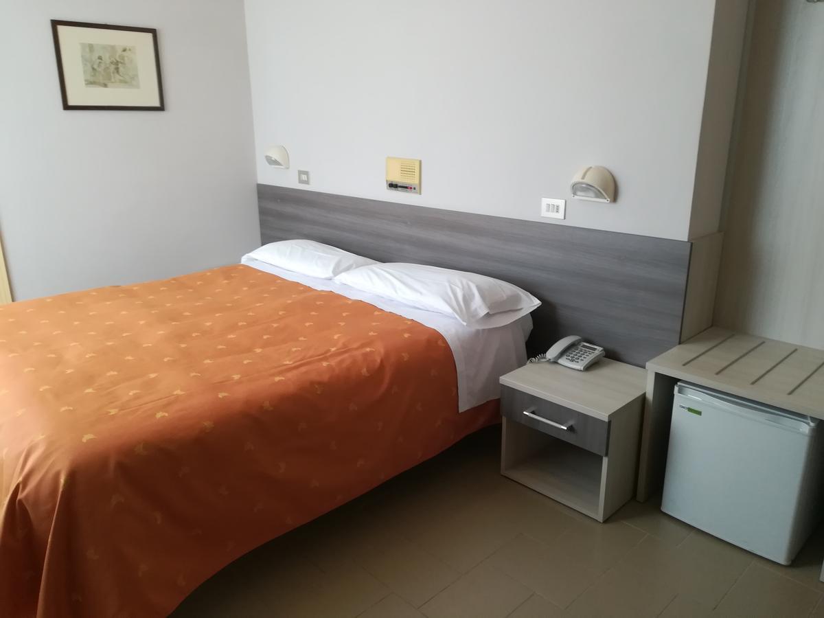Hotel Saturno Chianciano Terme Buitenkant foto