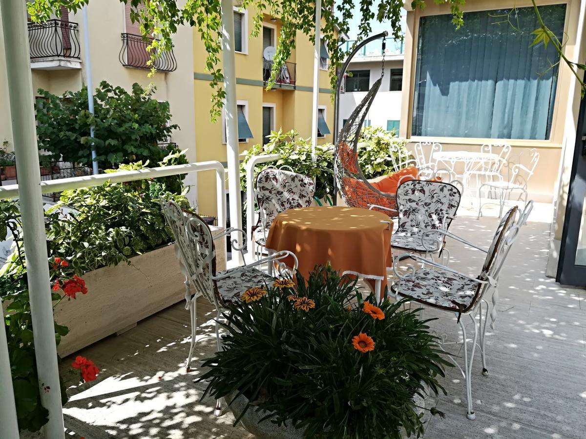 Hotel Saturno Chianciano Terme Buitenkant foto