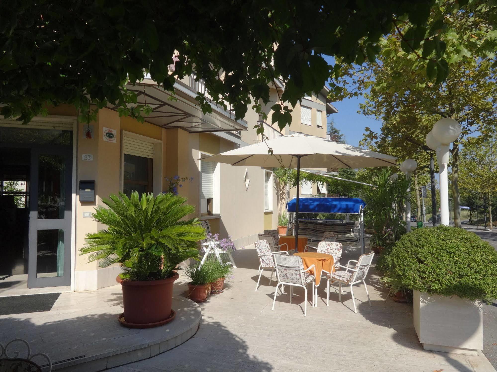 Hotel Saturno Chianciano Terme Buitenkant foto