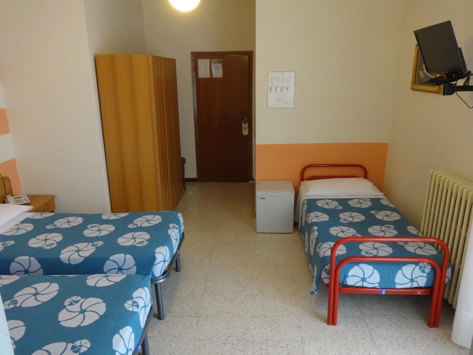 Hotel Saturno Chianciano Terme Buitenkant foto